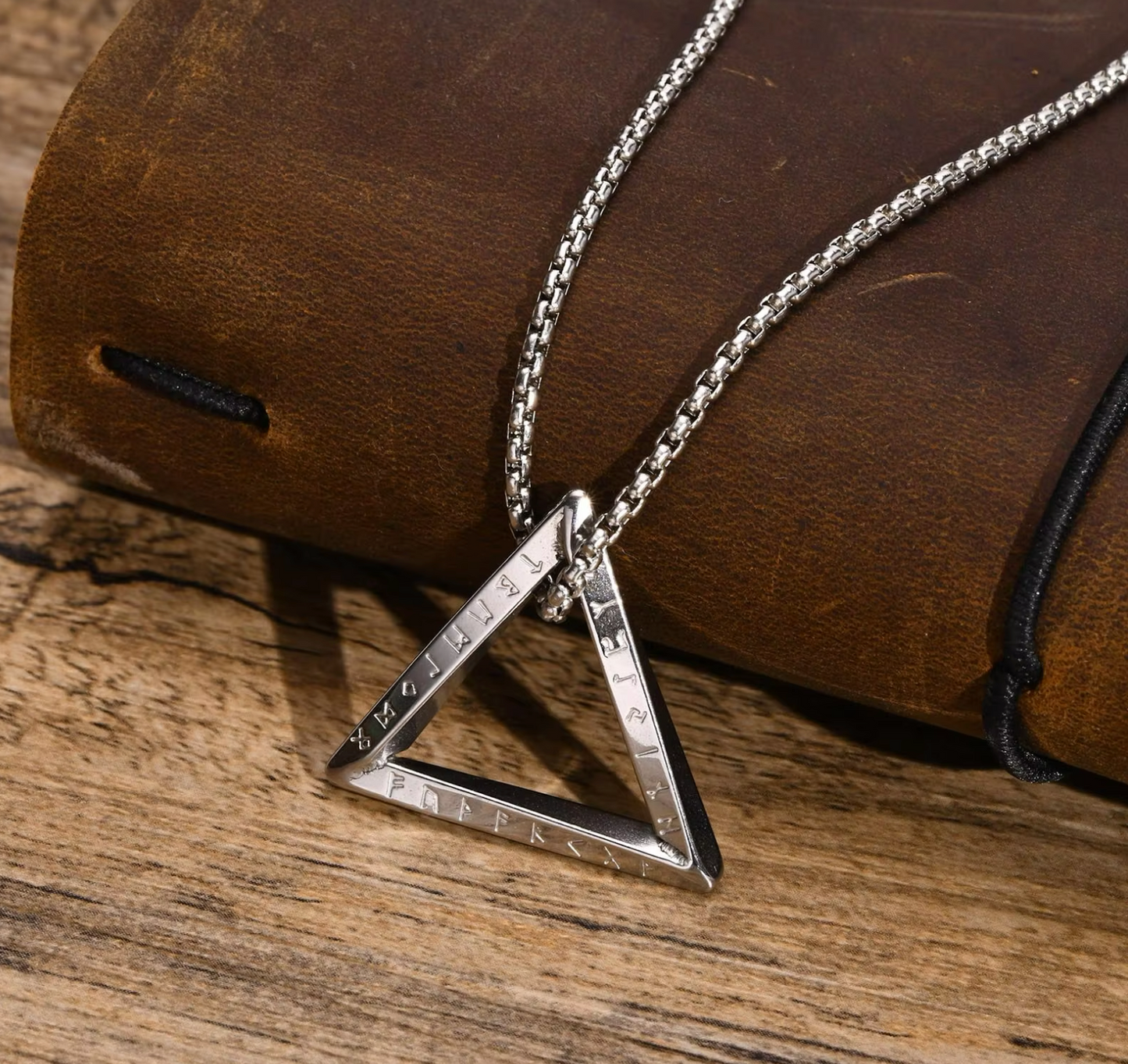 Valor Mobius Necklace